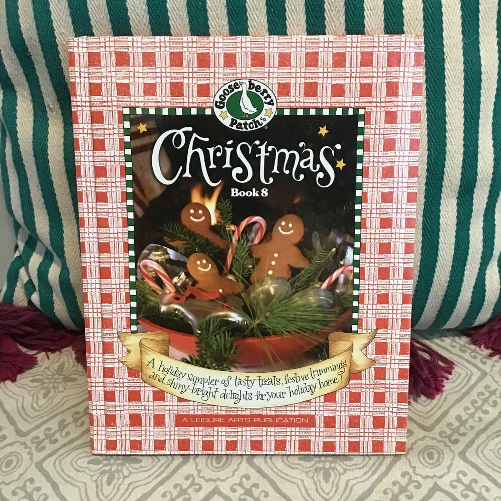 Gooseberry Patch Christmas craft book.  Volume 8